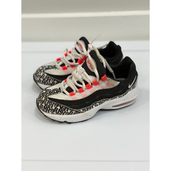 Nike Air Max 95 Sneaker Boys Size 12c (AT6160-001) - Picture 7 of 11